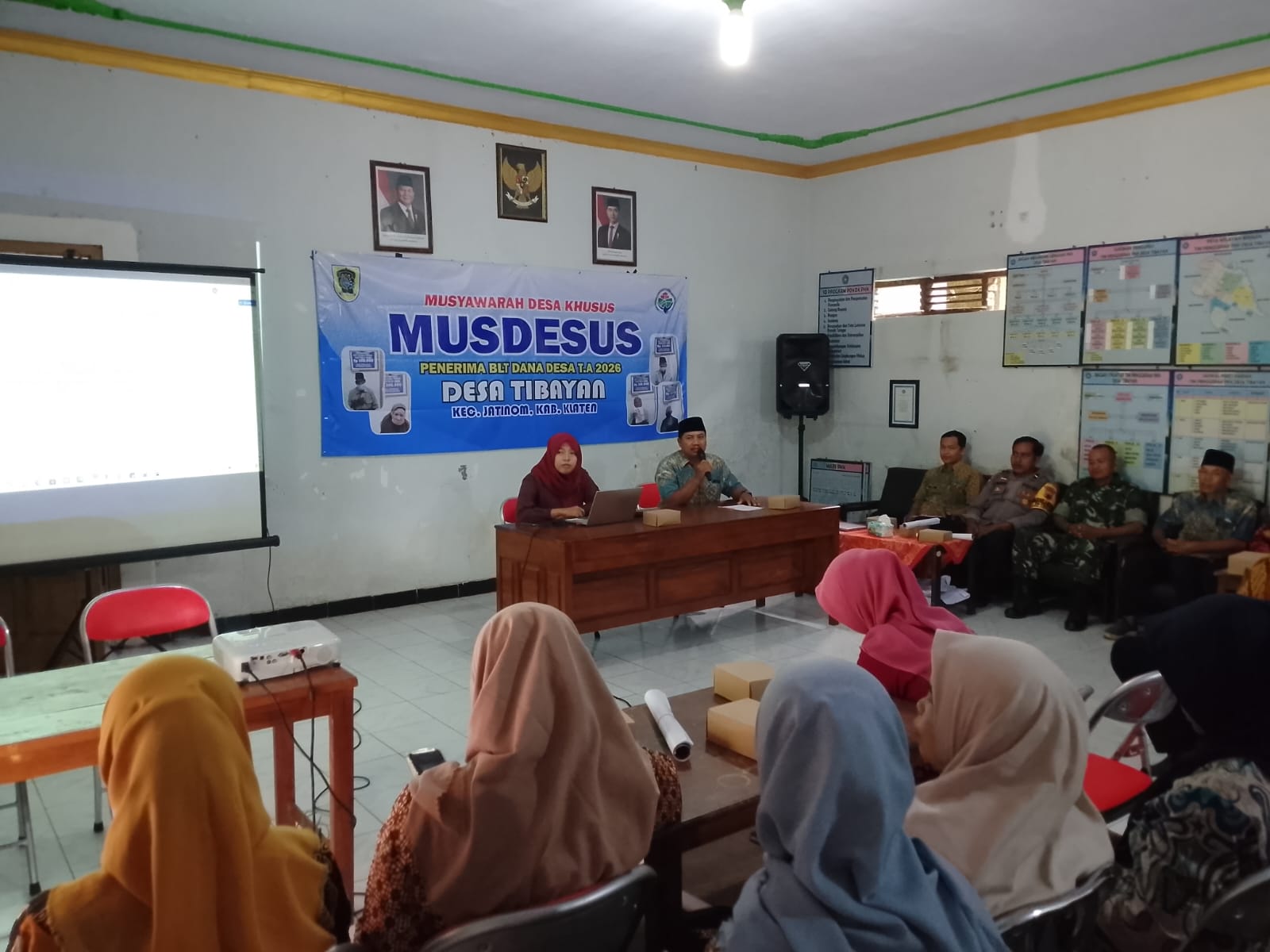 Kawal Transparansi Dana Desa, Babinsa Jatinom Hadiri Musdessus BLT TA 2026 di Desa Tibayan