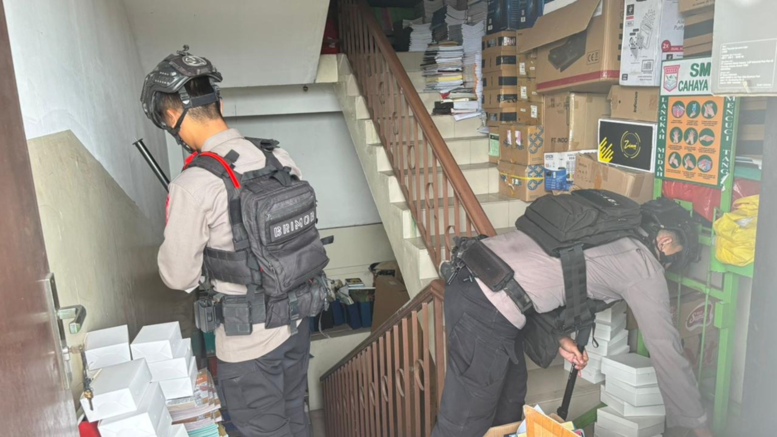 Brimob Polda Metro Jaya Respon Cepat Hadapi Ancaman Bom di SMA Jatinegara