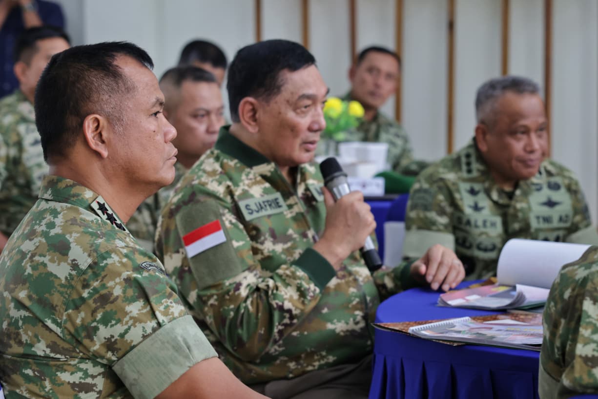 Pastikan Kesiapan Satuan, Wapang TNI Dampingi Menhan RI Tinjau Yonif TP 848/SPC