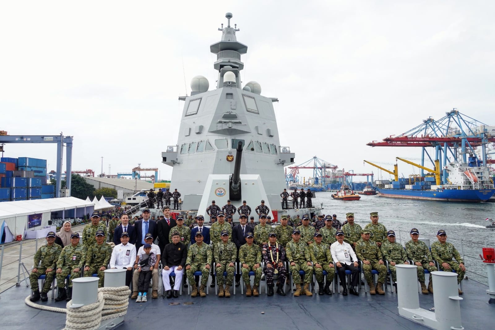 Panglima TNI Tinjau Kecanggihan KRI Prabu Siliwangi-321 yang Tiba dari Italia
