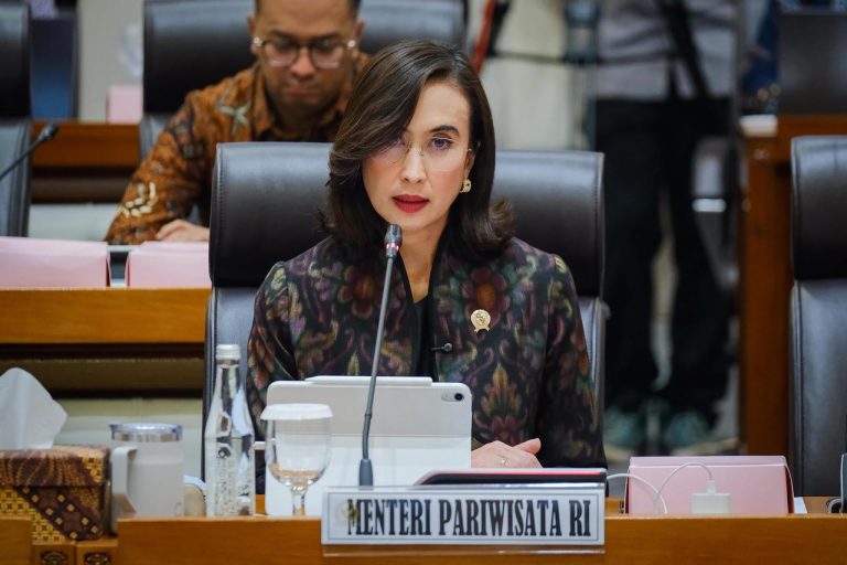 Kemenpar Siapkan Strategi Jaga Target Pariwisata 2026 di Tengah Tekanan Global