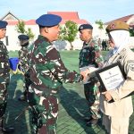 Mengakhiri Tugas dengan Kehormatan, Komandan Lanud Sjamsudin Noor Lepas Personel Terbaiknya