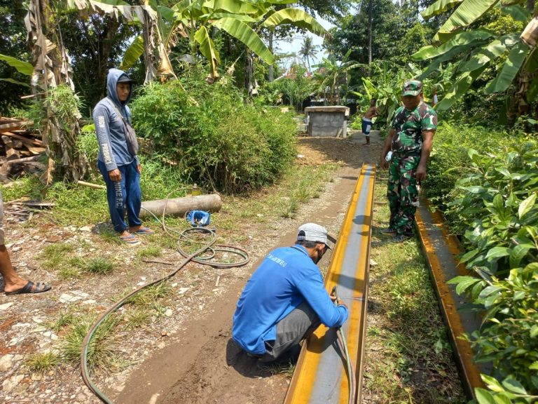 Presisi Pemotongan H-Beam Percepat Proyek Jembatan Merah Putih di Kebumen, TNI dan Warga Bersinergi