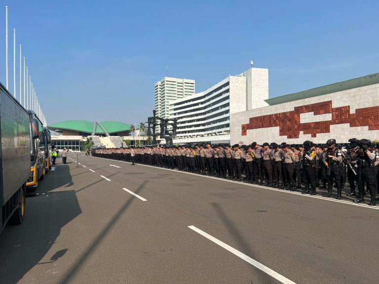 1.948 Personel Disiagakan Amankan Aksi Buruh DPP FSPMI, Lalin Ditutup Situasional