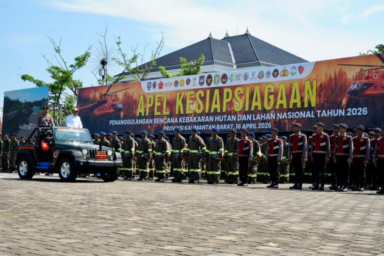 Pimpin Apel Siaga di Kalbar, Menko Polkam Dorong Pencegahan Dini dan Sinergi Hadapi Karhutla