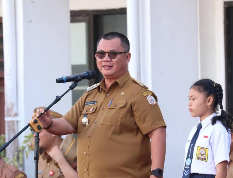 Wali Kota Gunungsitoli Pimpin Upacara Bendera dan Tekankan Kedisiplinan Hingga Integritas Moral ASN