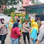 Polwan Jaga Jakarta Cek Jentik di Kebon Kosong, Kapolres: Emak-emak Garda Terdepan Kamtibmas
