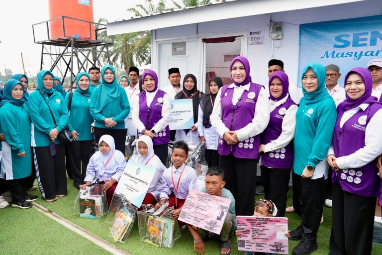 Ketum Posyandu Tri Tito Karnavian Dorong Pemulihan Warga Huntara Aceh Utara Lewat Bantuan Sosial dan Senam Sehat