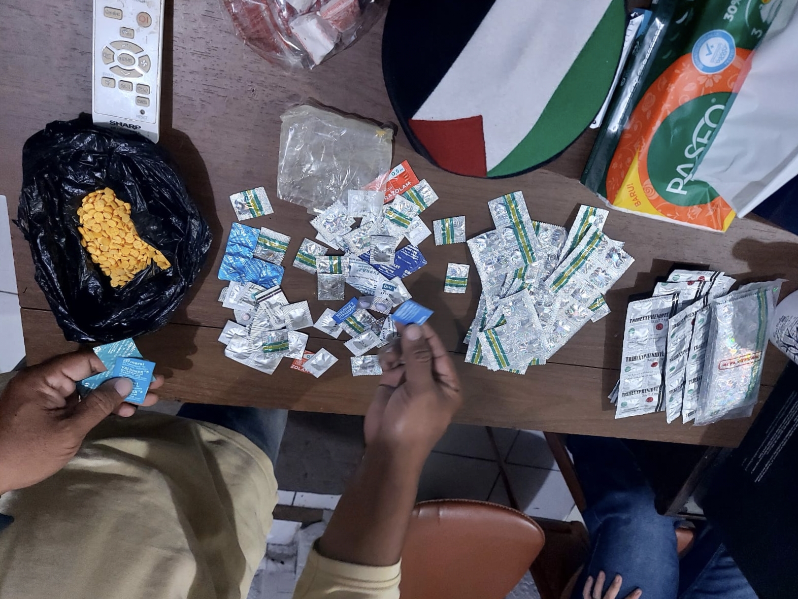 Berkedok Toko Ikan Hias, Polisi Amankan 592 Butir Obat Terlarang