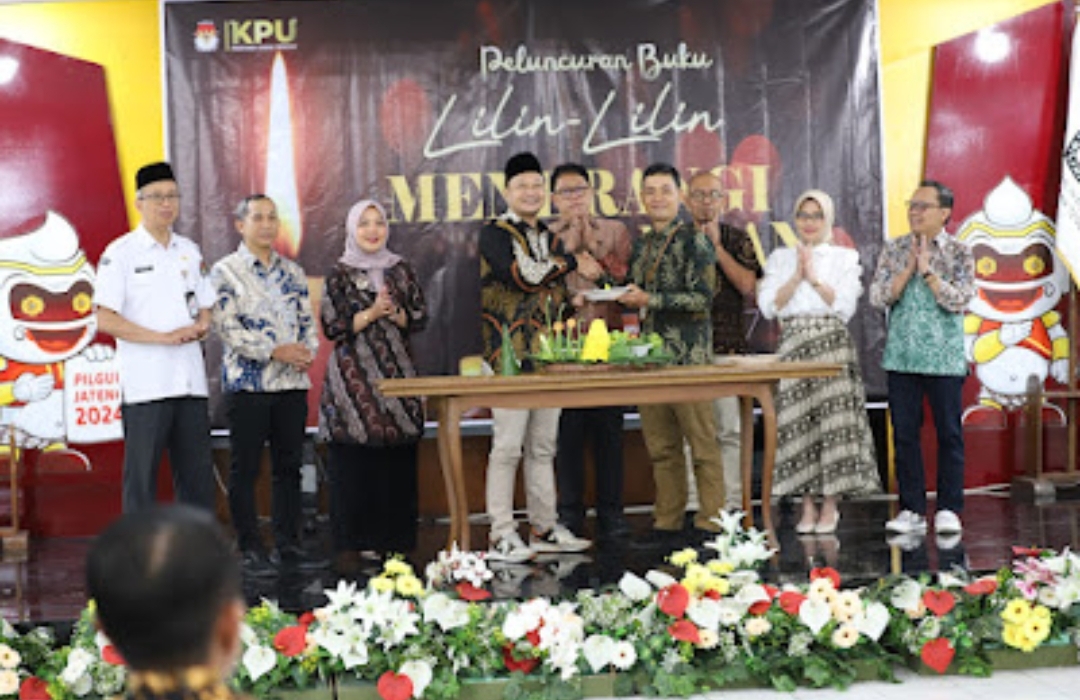 21 Perempuan Hebat Dibukukan: KPU Jateng Luncurkan ‘Lilin-Lilin Menerangi Jalan’ untuk Inspirasi Demokrasi