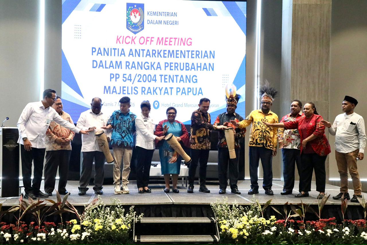 Ribka Haluk Tekankan Penguatan Peran MRP dalam Penyusunan RPP Perubahan Kedua PP 54 Tahun 2004
