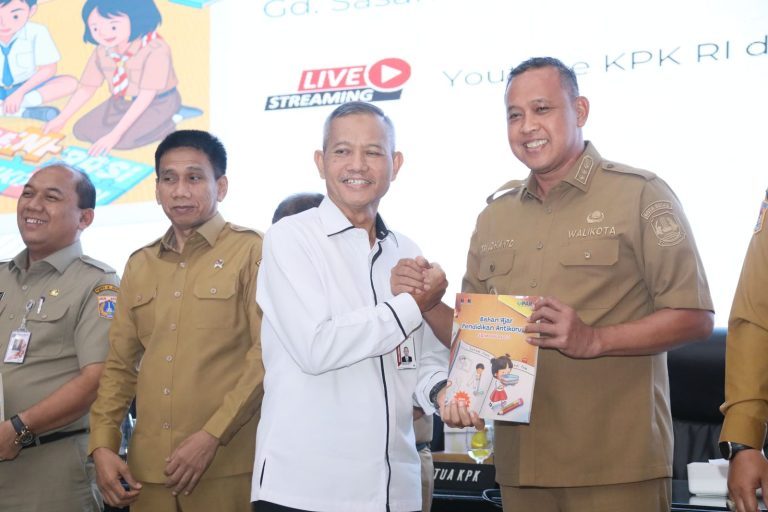 Wali Kota Bekasi Hadiri Peluncuran Buku Panduan Pendidikan Antikorupsi Nasional