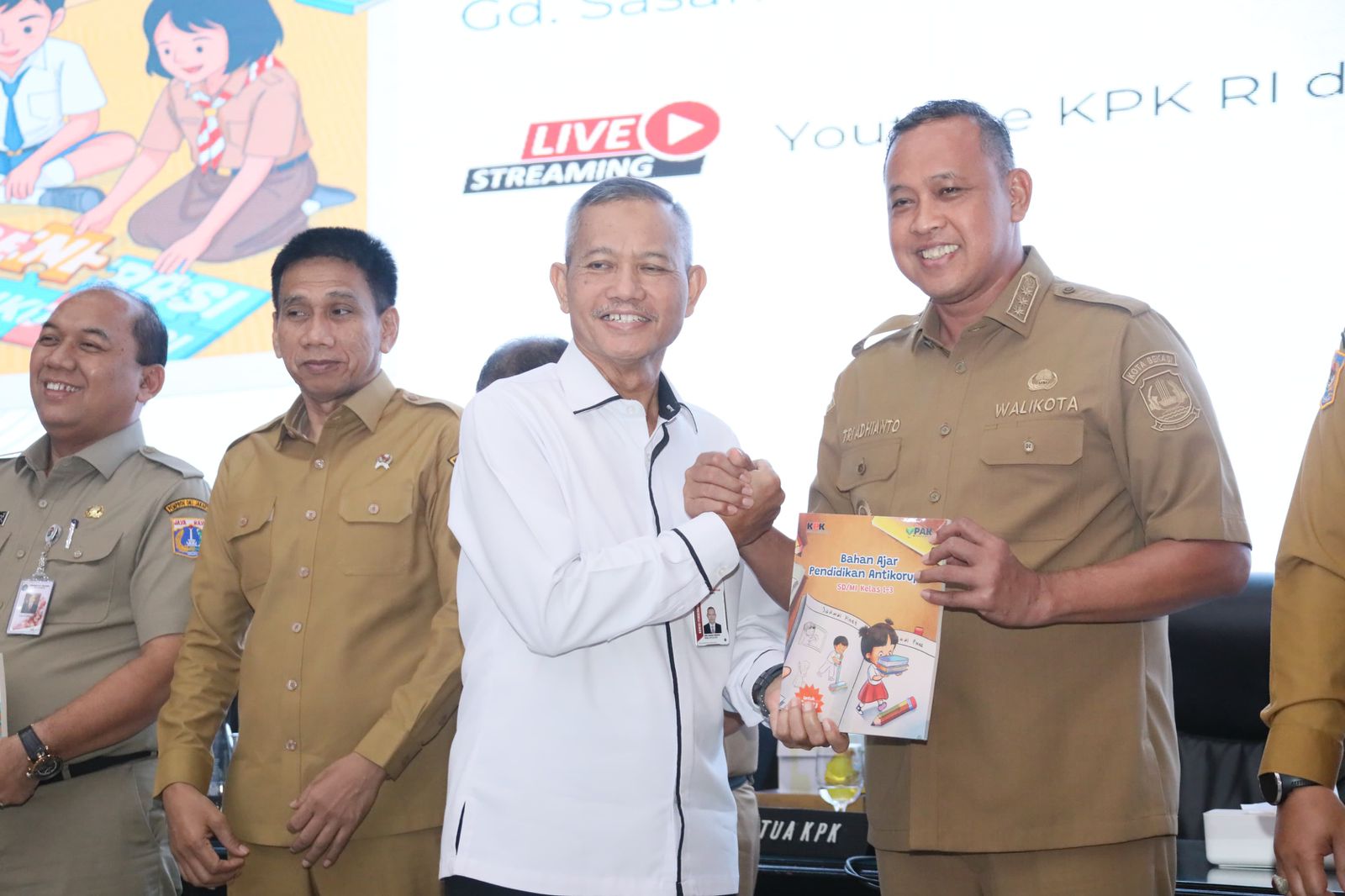 Wali Kota Bekasi Hadiri Peluncuran Buku Panduan Pendidikan Antikorupsi Nasional