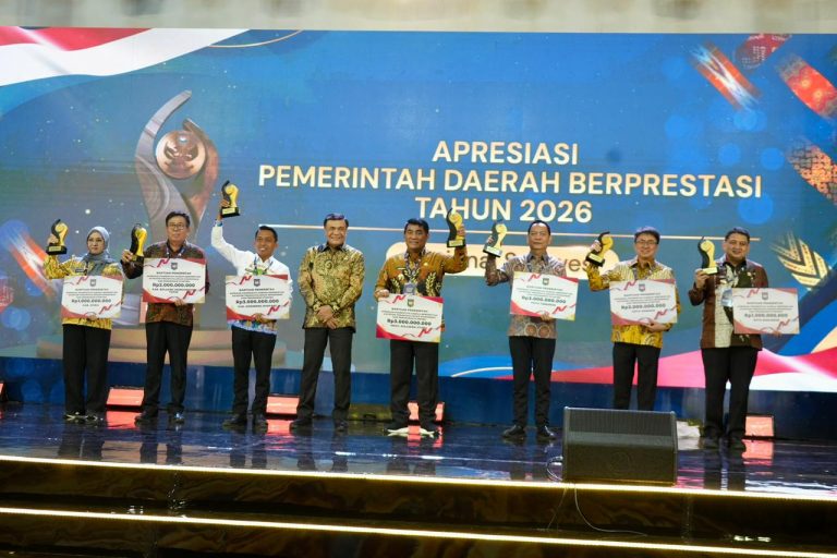 Apresiasi Pemda Berprestasi di Region Sulawesi, Menko Polkam: Tingkatkan Kerja Sama untuk Kesejahteraan Rakyat