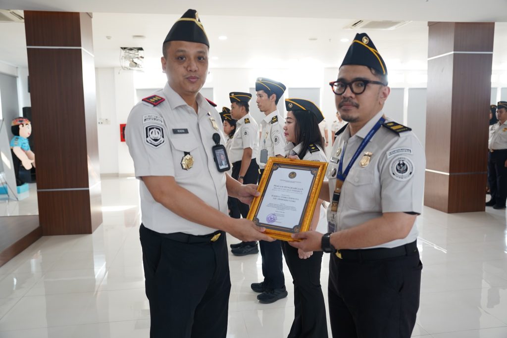 https://bintasara.com/Piagam Pegawai Teladan 2026