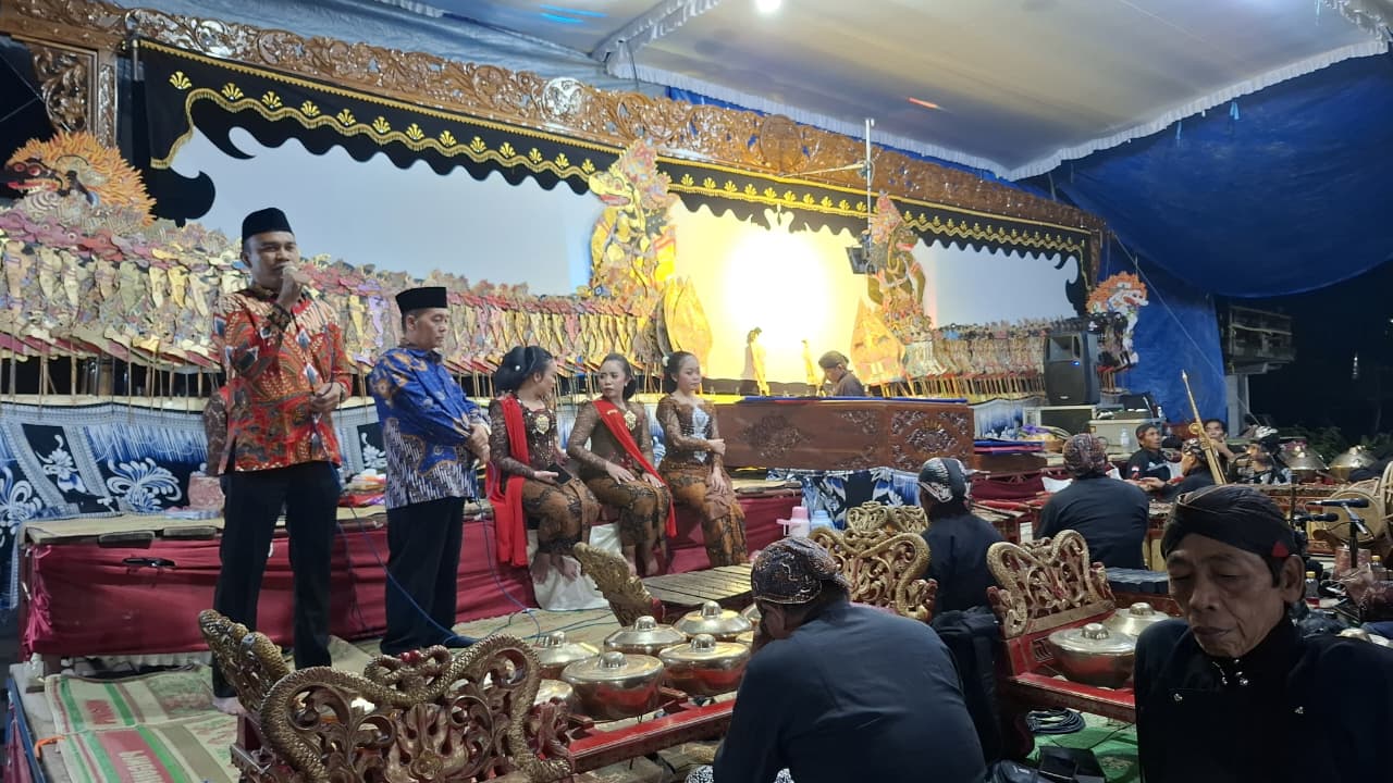 https://bintasara.com/Wayang Kulit Pendowo Kumpul di Semarang
