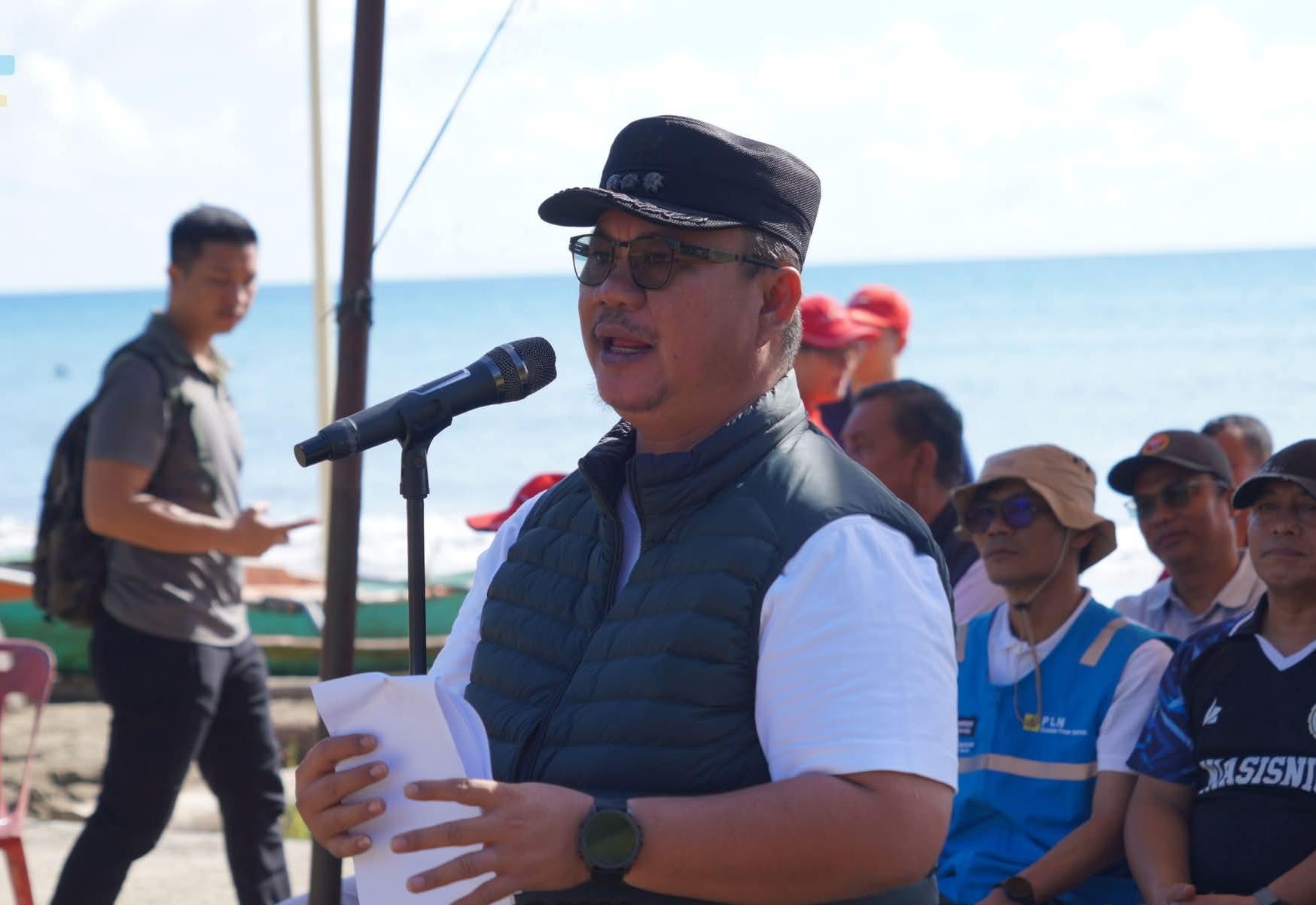 Walkot Gusit Gelar Gotong Royong, Bagikan Bibit Pohon, dan Lepas Tukik
