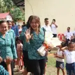 Ketua TP-PKK Kota Gunungsitoli Very Sowa’a Laoli Monitoring Langsung Pelaksana PAAREDI PKK di Desa Fadoro Lasara
