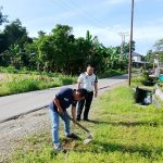 Warga Binaan Lapas Gunungsitoli Laksanakan Pembersihan Area Brandgang dan Halaman Depan Lapas