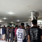 Warga Binaan Lapas Muara Teweh Khusyuk Sholat Jumat Berjamaah Bersama Petugas