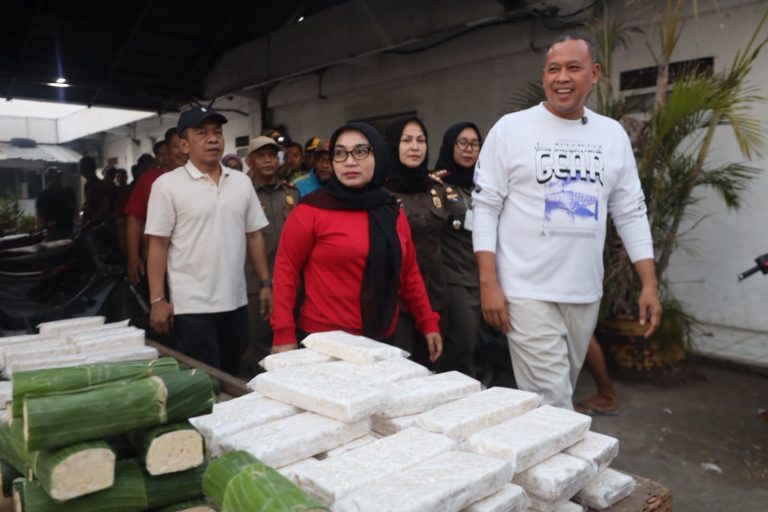 Pemkot Siapkan Eskalator dan Lift Barang, Tri Adhianto: Bentuk Upaya Penataan Pasar Baru Bekasi