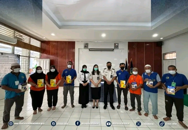Rutan Rantau Perkuat Layanan Kesehatan Lewat Pembagian Susu untuk Warga Binaan
