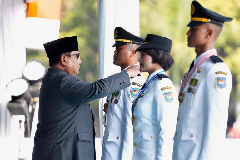 https://bintasara.com/Pelantikan Pamong Praja Muda