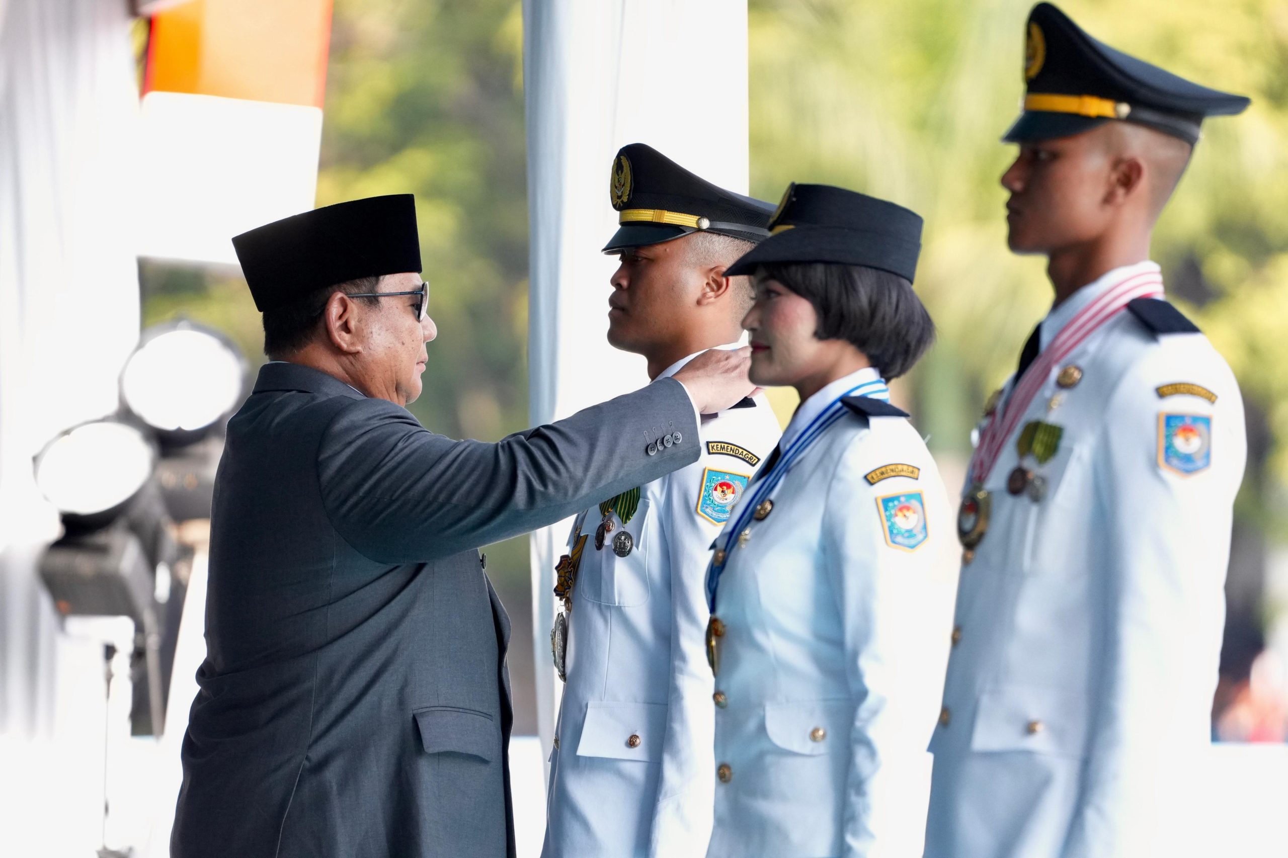https://bintasara.com/Pelantikan Pamong Praja Muda