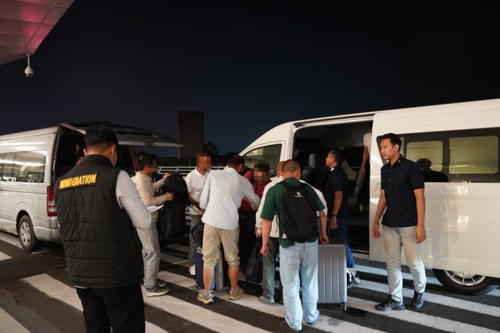 https://bintasara.com/WNA Tiongkok Dideportasi