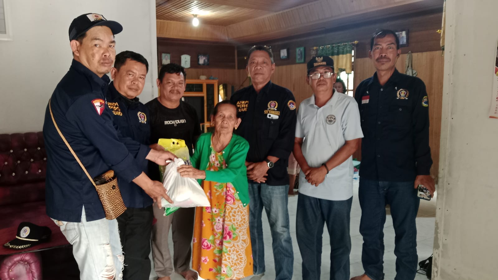 https://bintasara.com/AWPI Barsel Sambangi Veteran