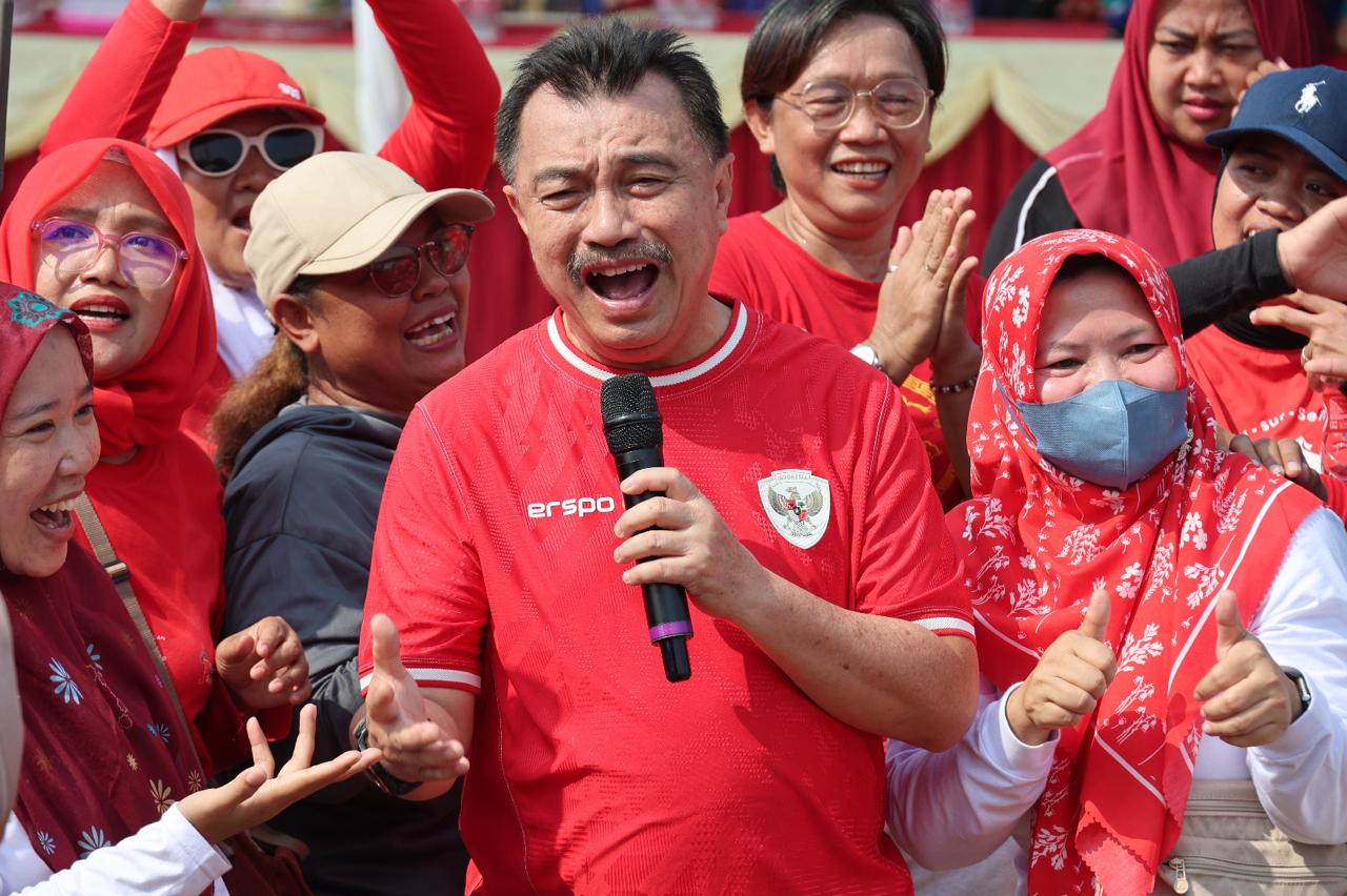 https://bintasara.com/Momen HUT RI 81 Abdul Harris Hiburan Warga Bojong Menteng