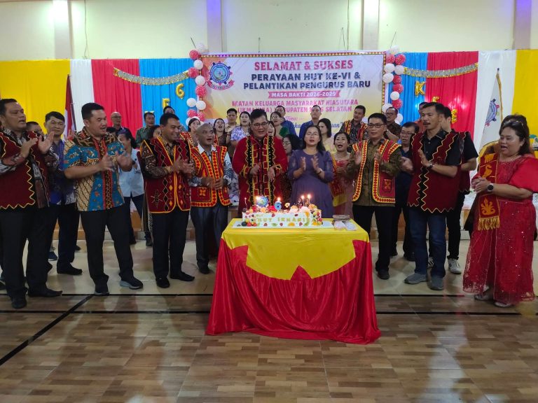 HUT ke-6 IKMANIRA, Bupati Nias Selatan Lantik Pengurus Periode 2026-2029