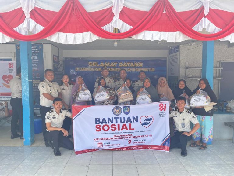Sambut HUT RI ke-81, Lapas Gunungtua Tebar Kepedulian Lewat Bansos