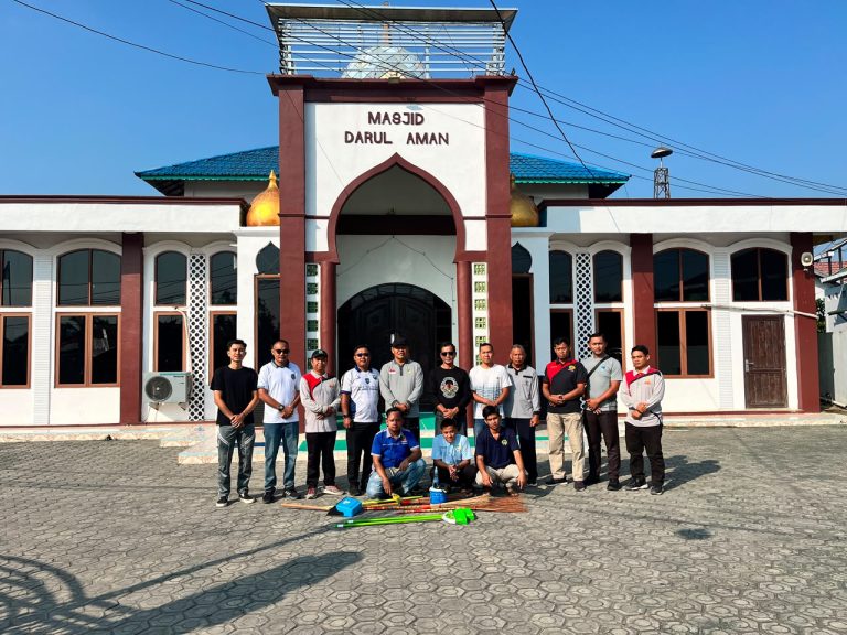 Gelorakan Spirit Kemerdekaan, Petugas dan Warga Binaan Lapas Muara Teweh Gotong Royong Kurve Masjid