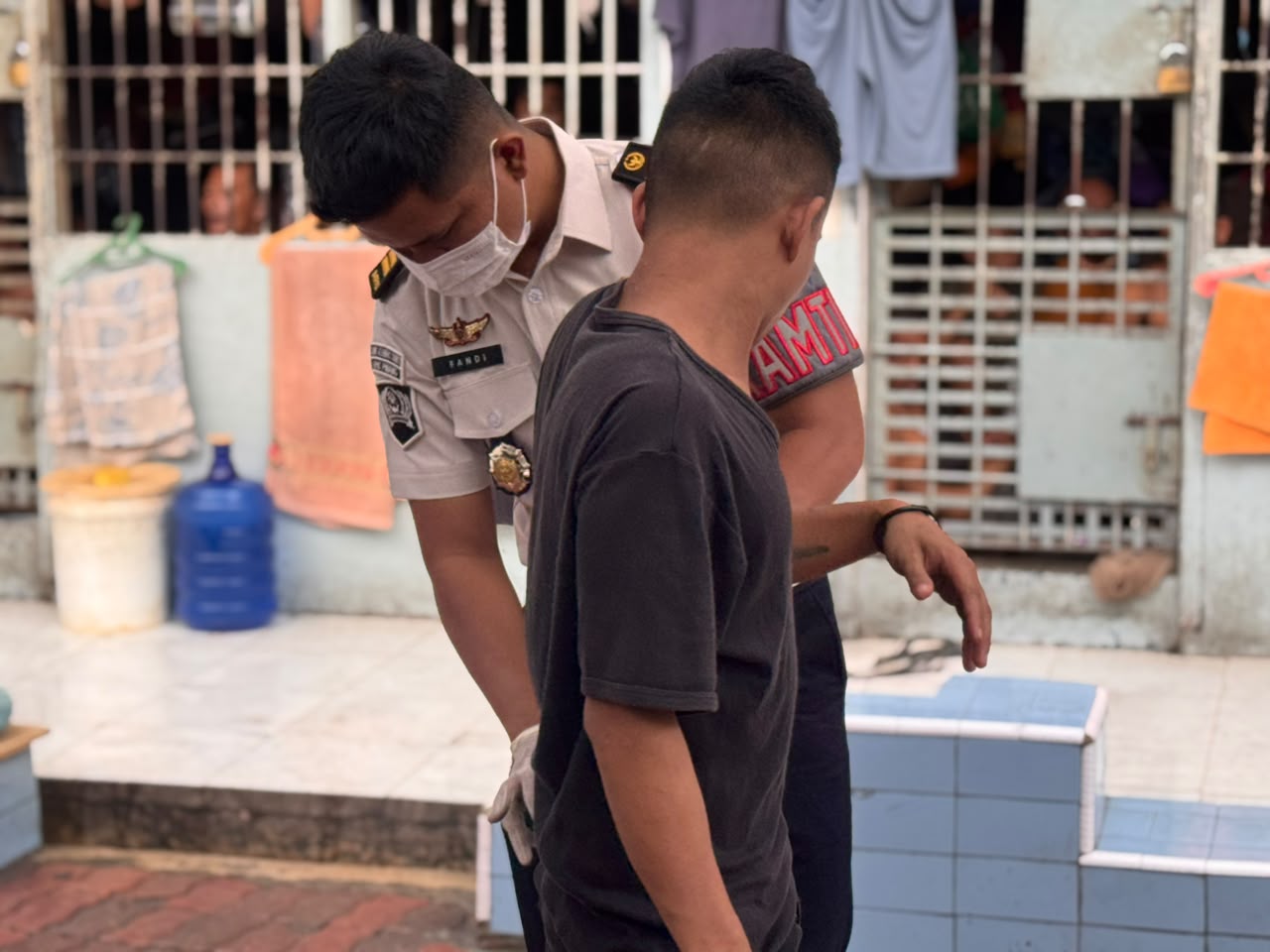 Petugas Lapas Kotapinang Kembali Lakukan Penggeledahan Kamar Hunian Warga Binaan