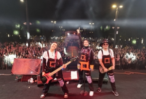 Konser Musik di Kota Tua Dihentikan, Vokalis Band Kotak Alami Sesak Napas Akibat Gas Misterius
