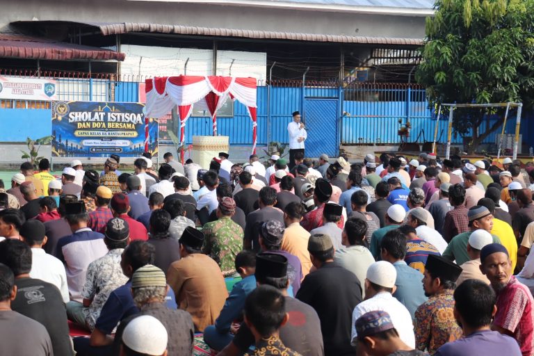 Wujudkan Ikhtiar Spiritual, 863 Petugas dan Warga Binaan Lapas Rantauprapat Gelar Salat Istisqa Berjamaah