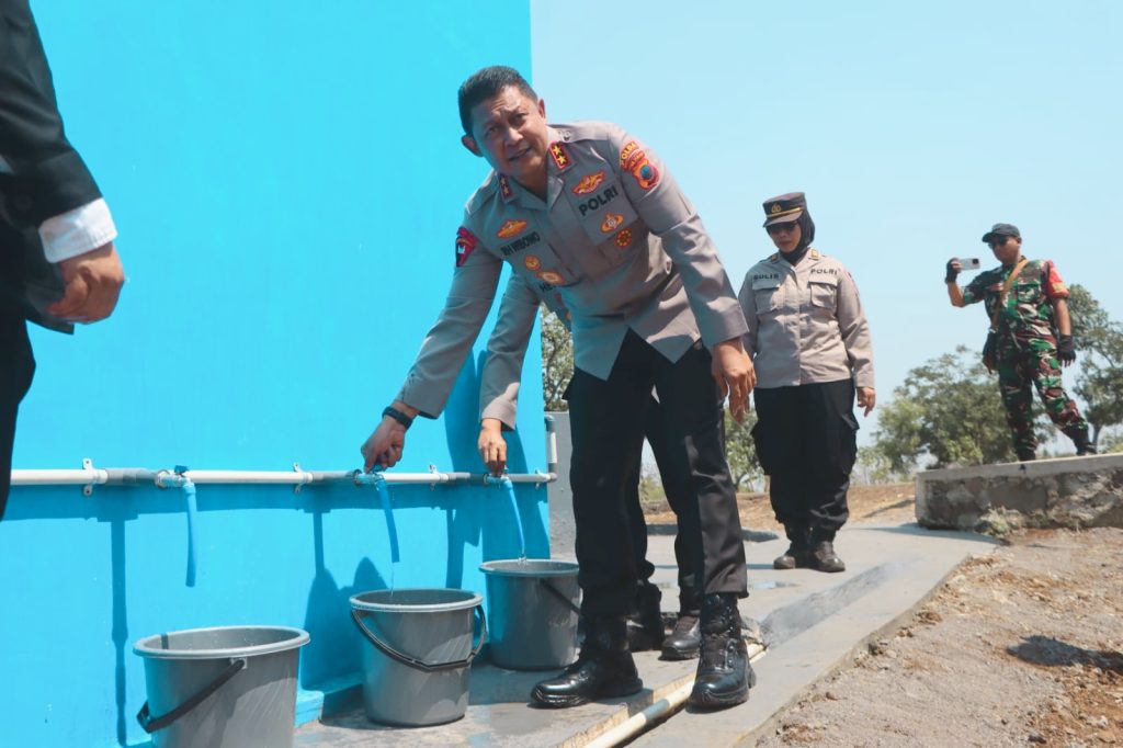 Kapolda Jateng Resmikan Sumur Bor untuk Warga Penawangan di Tengah Kemarau