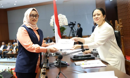 Tok! DPR RI Mengesahkan RUU Pelindungan Ketenagakerjaan Jadi Undang-Undang