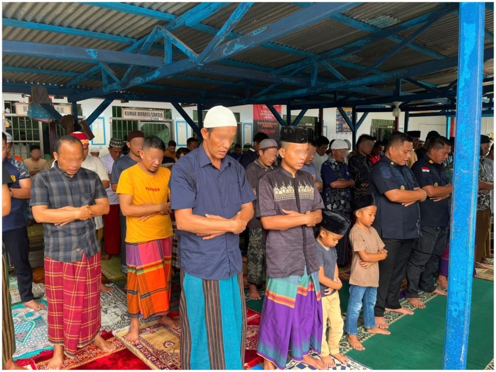 Perkuat Iman, Petugas dan Warga Binaan Lapas Gunungtua Sholat Jumat Berjamaah