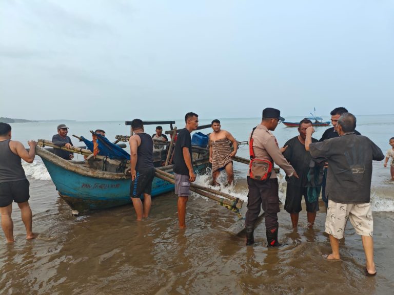Nelayan di Nisel yang Sempat Hilang Kontak Saat Melaut Ditemukan Selamat