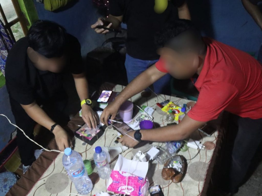 Satresnarkoba Polres Nisel Tangkap Terduga Bandar Narkoba di Lahusa, Puluhan Paket Sabu Disita