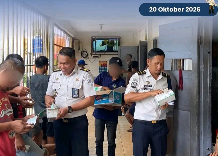 Antisipasi Kabut Asap, Rutan Sidikalang Bagikan Masker kepada Warga Binaan