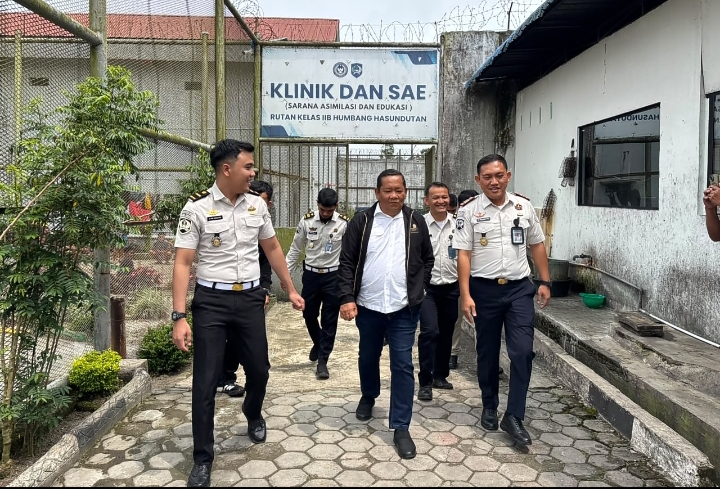 Anggota DPR RI Rafidin Simbolon Tinjau Pembinaan dan Layanan Warga Binaan di Rutan Humbahas