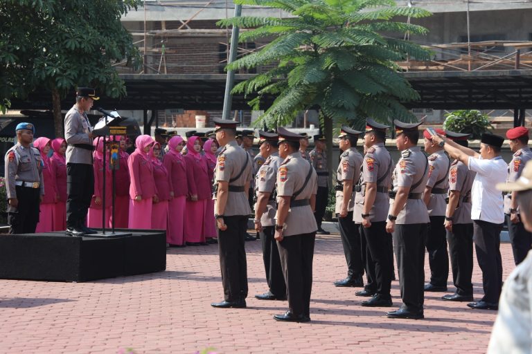 Kapolres Semarang Tekankan Polisi Hadir di Tengah Masyarakat, Delapan Jabatan Berganti