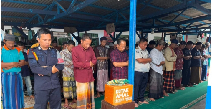 Perkuat Iman, Petugas dan WBP Lapas Gunungtua Khusyuk Sholat Jumat Berjamaah