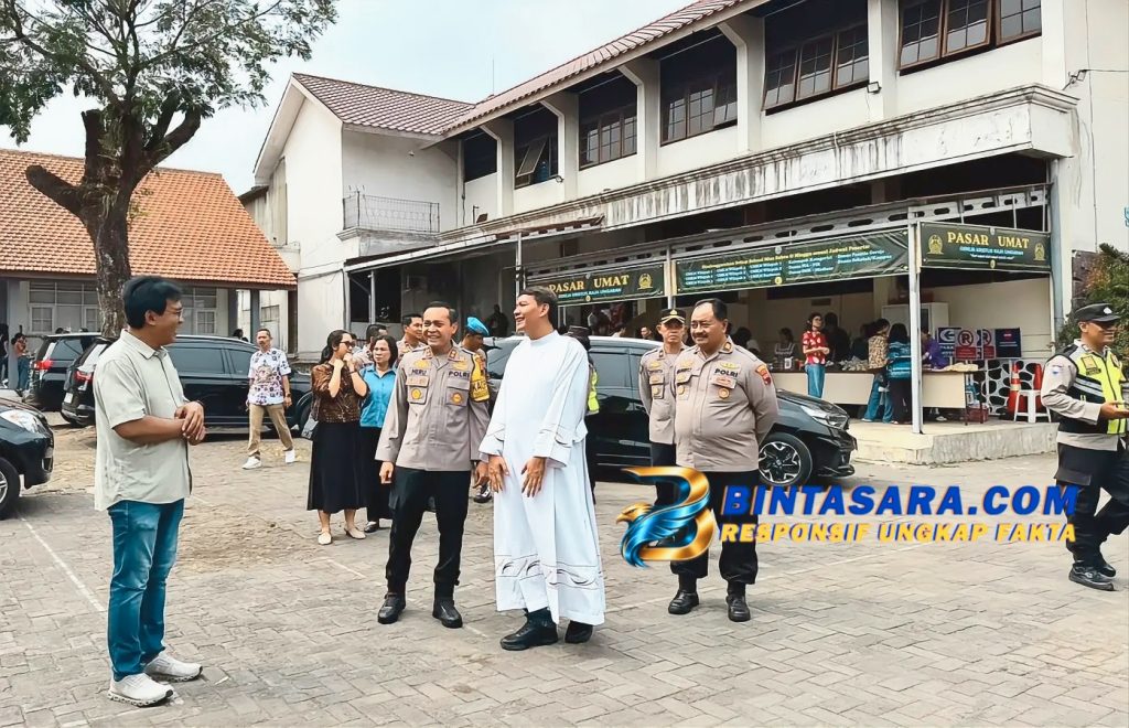 Kapolres Semarang Pantau Keamanan Ibadah di Gereja Kristus Raja Ungaran