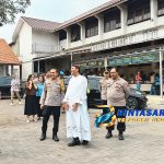 Kapolres Semarang Pantau Keamanan Ibadah di Gereja Kristus Raja Ungaran