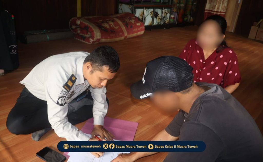 PK Bapas Muara Teweh Laksanakan Home Visit Sekaligus Pengisian Survei KKM