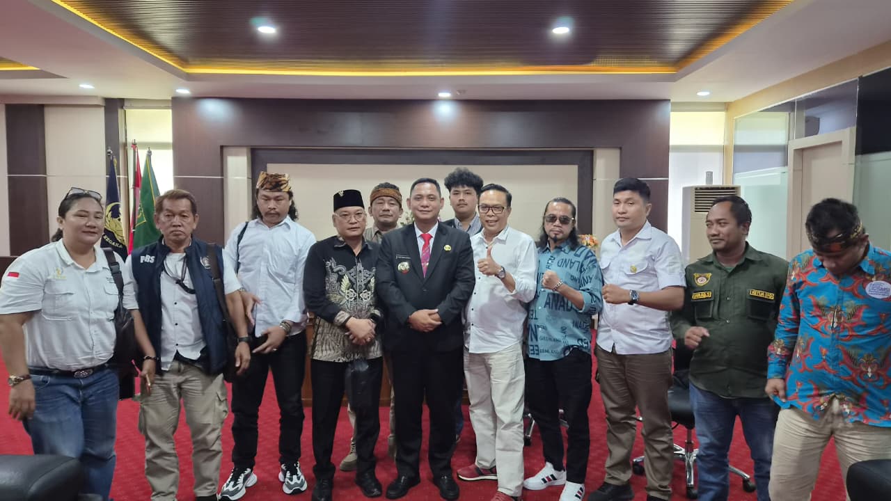 https://bintasara.com/Bupati Bekasi mecopot Kadis LH